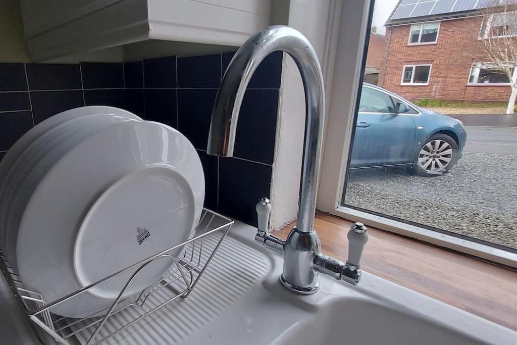 Holiday home Norwich City, Lovely 3 Bed House, Ev Charger, Arcade Machine, Free Parking For 3 Cars